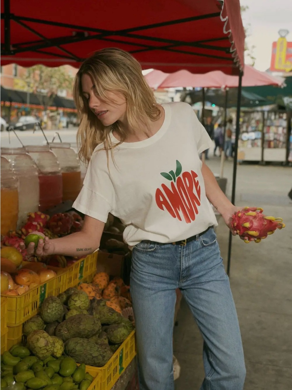 Amore Graphic Apple Tee White Short Sleeve T-Shirt Size Large - Picture 9 of 15